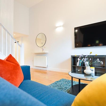 Spacious West Hampstead Apartment With Mezzanine Bedroom By Concept Apartments London Exterior photo