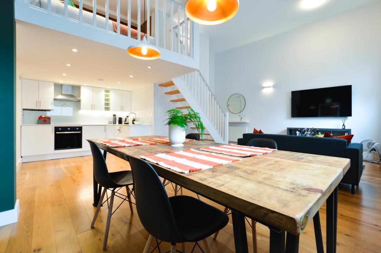 Spacious West Hampstead Apartment With Mezzanine Bedroom By Concept Apartments London Exterior photo
