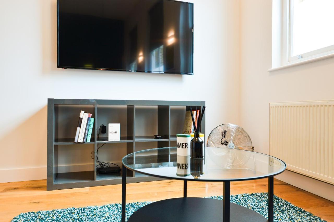 Spacious West Hampstead Apartment With Mezzanine Bedroom By Concept Apartments London Exterior photo
